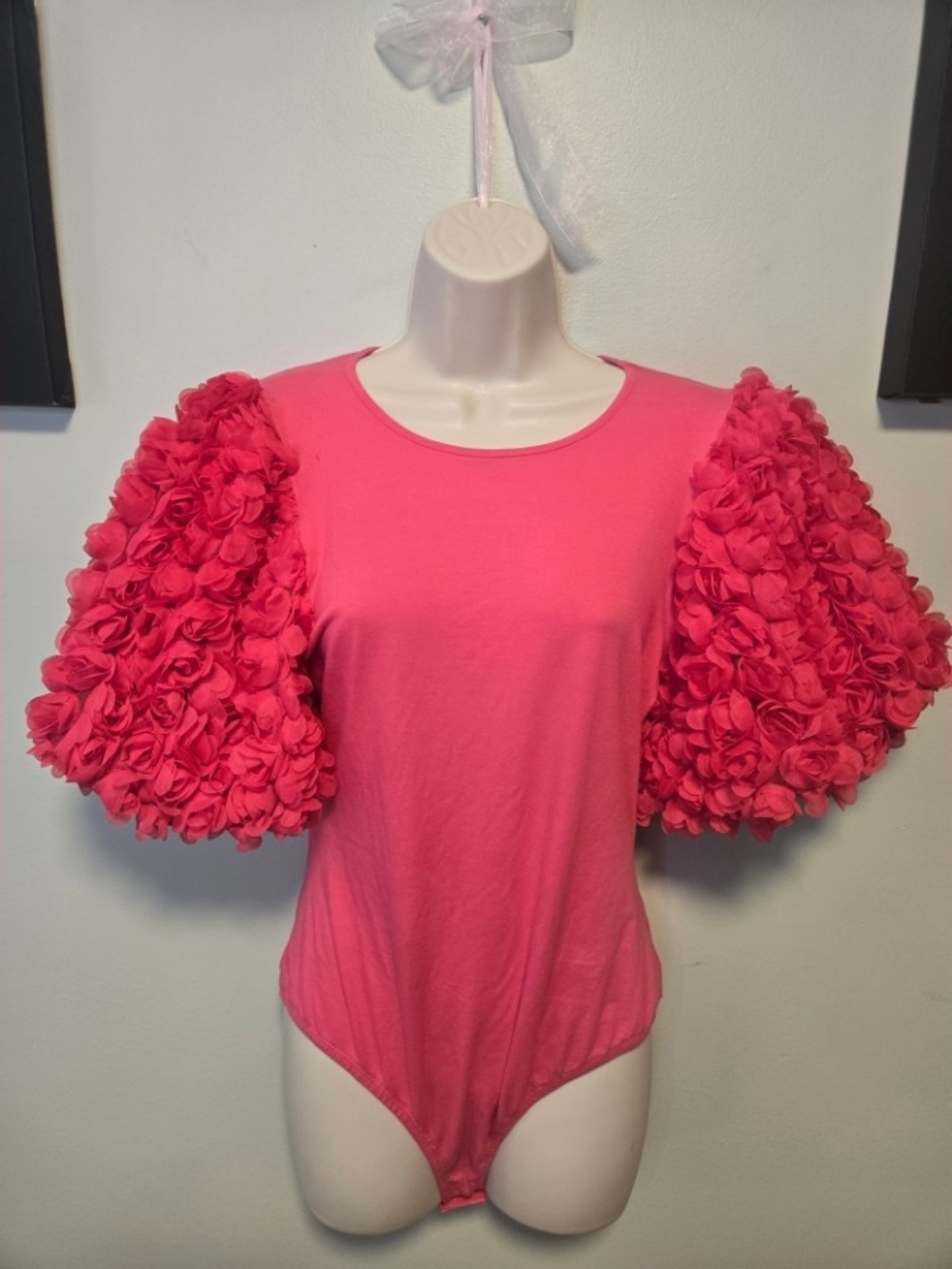 entro Pink Puff-Sleeve Floral Rosette Bodysuit